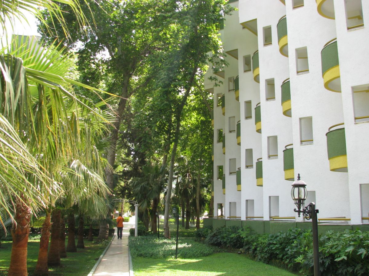 imagini hotel DELPHIN BOTANIK